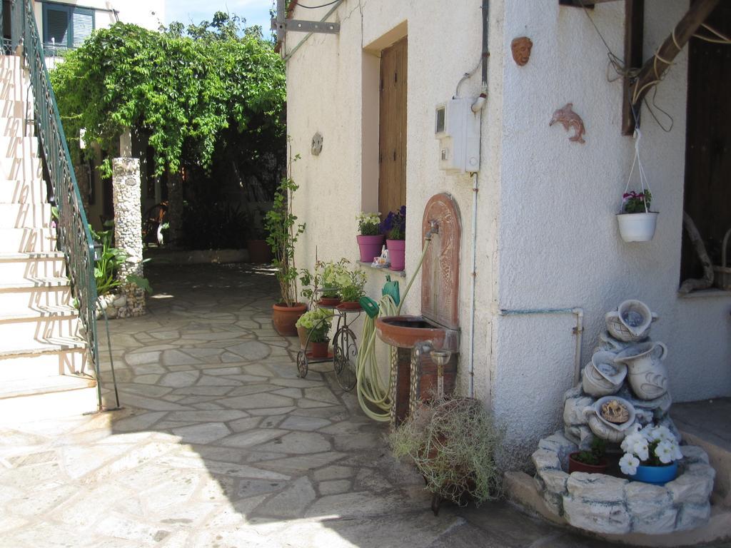 Gorgona Apartamento Milína Exterior foto